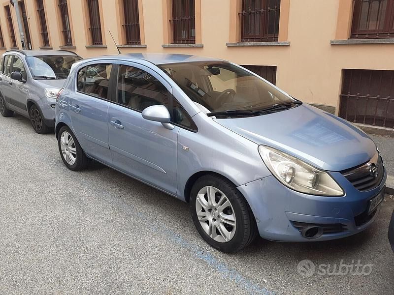 Usata Opel Corsa 80 CV (58 kW) 2008 Blu Berlina