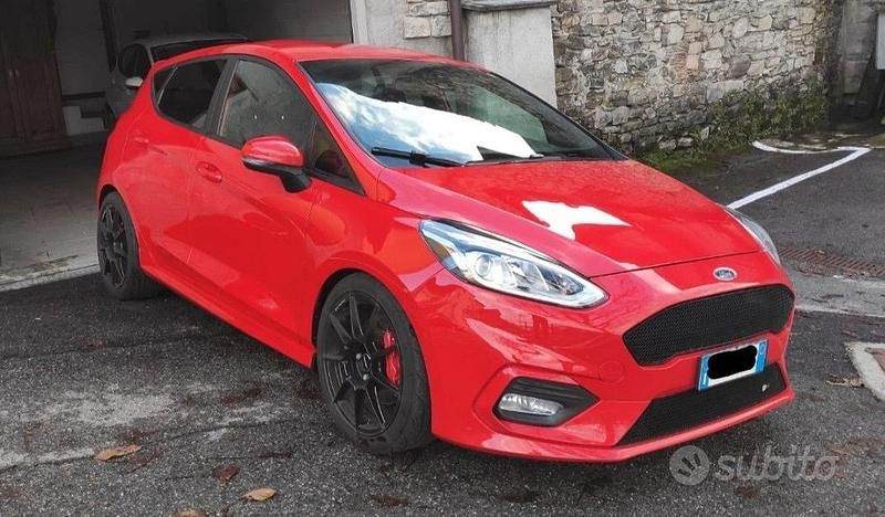 Rosso Usata 2018 Ford Fiesta ST-Line Utilitaria | 7500 € - Immagine 1/4