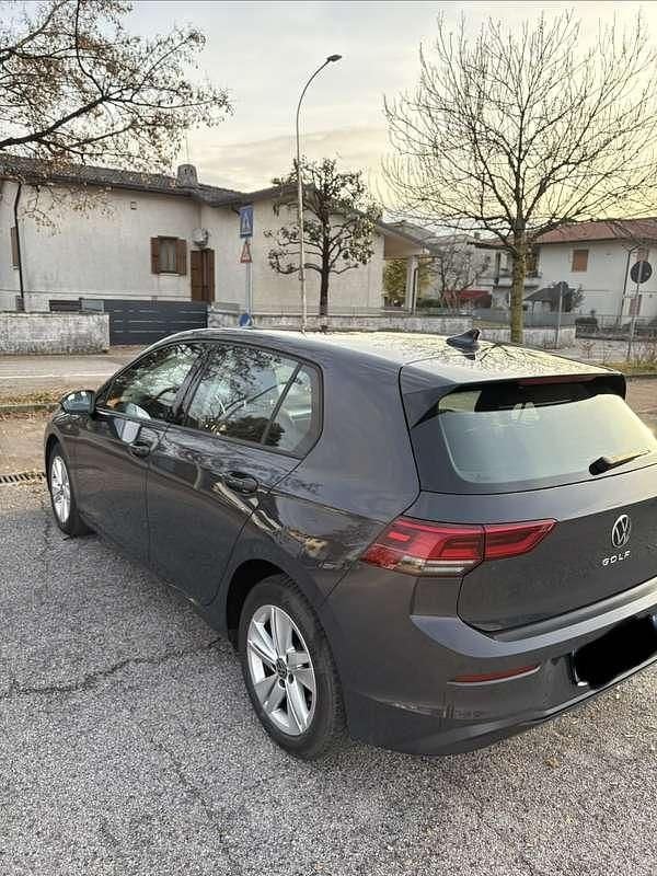 Usata VW Golf VIII 116 CV (85 kW) 2021 Grigio Berlina