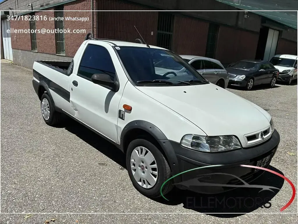 Usata Fiat Strada 80 CV (58 kW) 2004 Bianco Pick-up