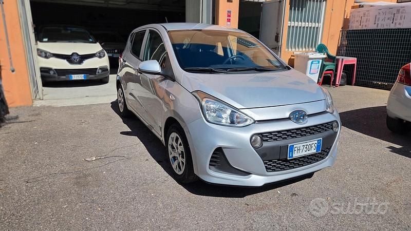 Używany Hyundai i10 69 KM (50 kW) 2017 Szary Hatchback