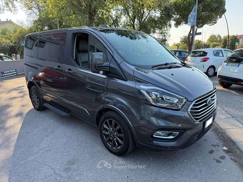 Grigio metallizzato Usata 2021 Ford Tourneo Custom Titanium Furgone | 23.900 € (Super prezzo) - Immagine 1/4