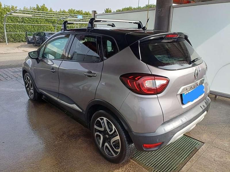 Usata Renault Captur 131 CV (96 kW) 2020 Grigio SUV