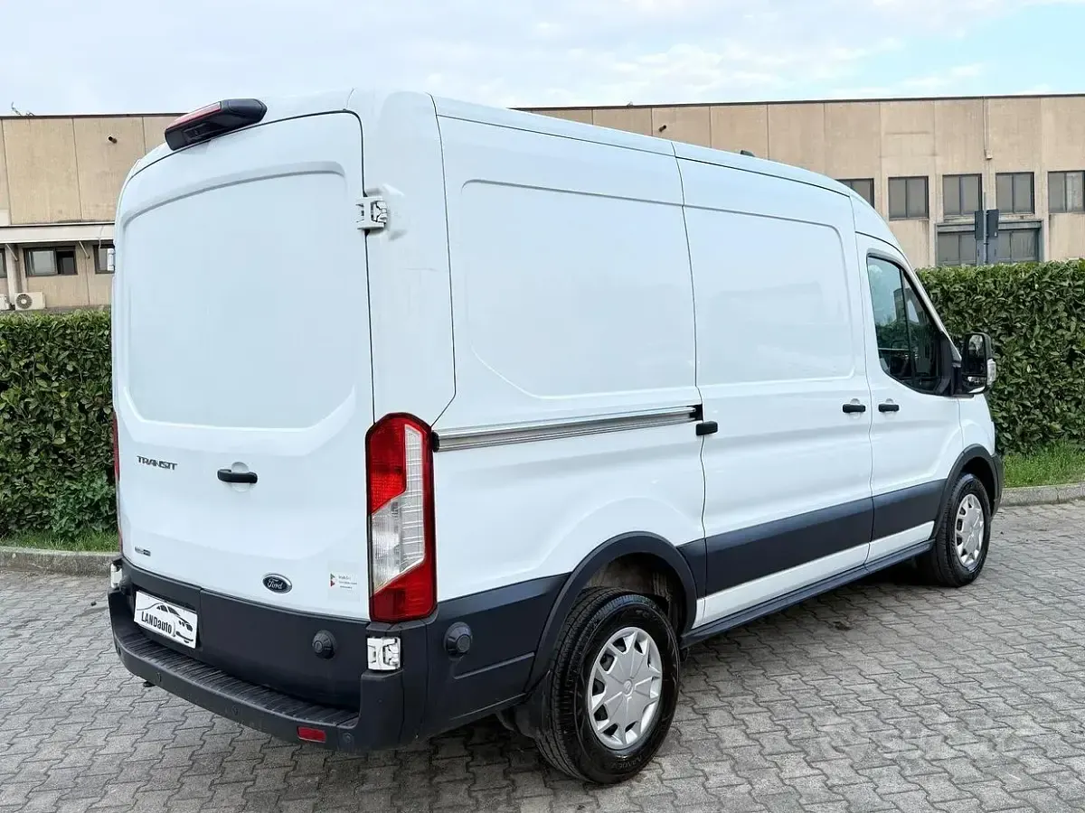 Usata Ford Transit 131 CV (96 kW) 2022 Bianco Berlina