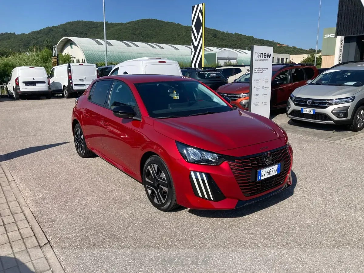 Usata Peugeot 208 Allure 101 CV (74 kW) 2025 Rosso Utilitaria