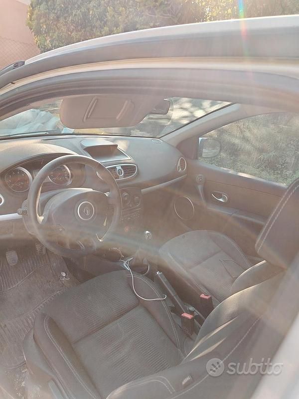 Usata Renault Clio II 75 CV (55 kW) 2009 Berlina