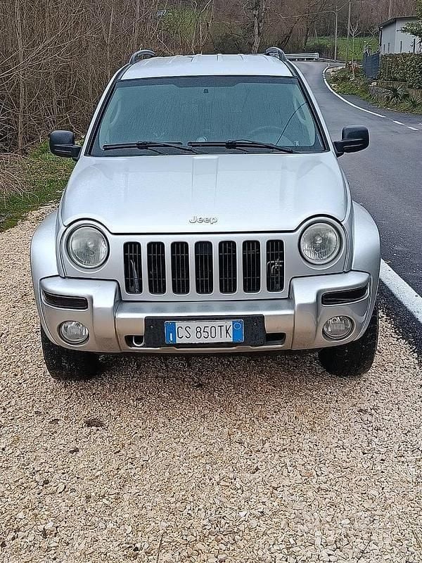 Usata Jeep Cherokee 2004 Marrone SUV