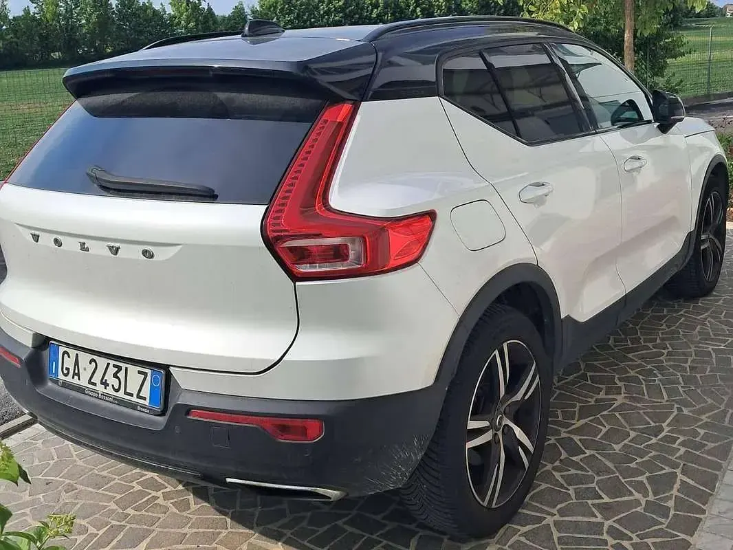 Usata Volvo XC40 R-Design 150 CV (110 kW) 2020 Bianco SUV
