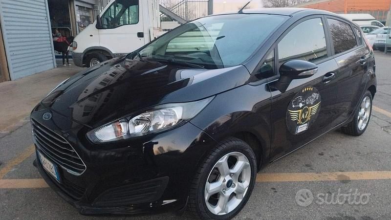 Usata Ford Fiesta 60 CV (44 kW) 2014 Blu Utilitaria