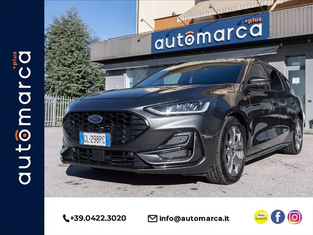 Usata Ford Focus ST-Line 125 CV (91 kW) 2022 Grigio metallizzato Station wagon
