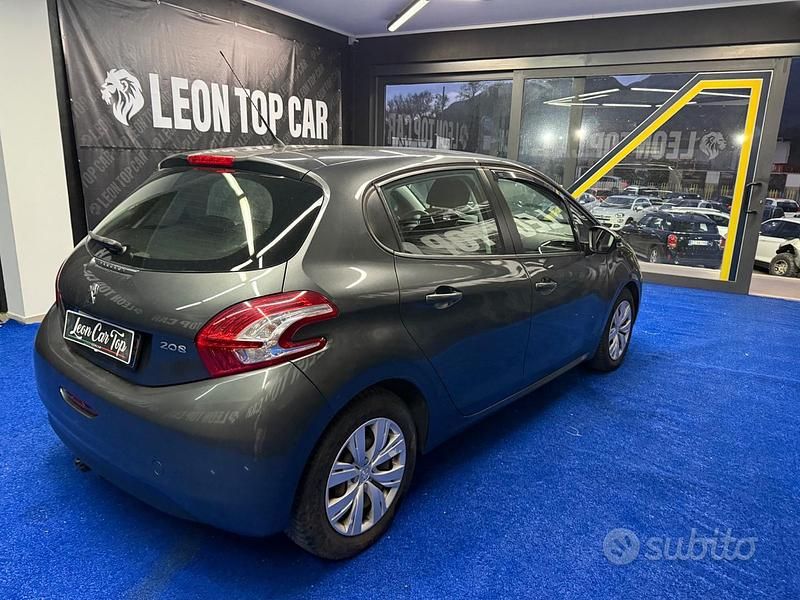 Usata Peugeot 208 95 CV (69 kW) 2015 Grigio Utilitaria