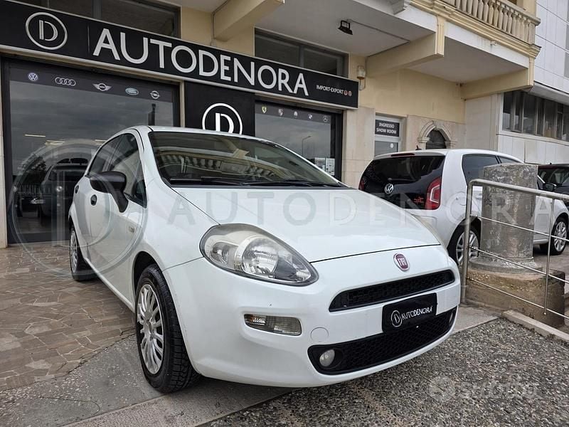 Usata Fiat Punto Pop 75 CV (55 kW) 2014 Bianco Utilitaria