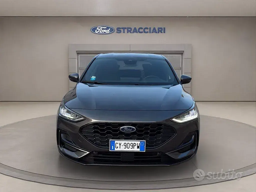 Usata Ford Focus ST-Line 116 CV (85 kW) 2025 Grigio metallizzato Berlina