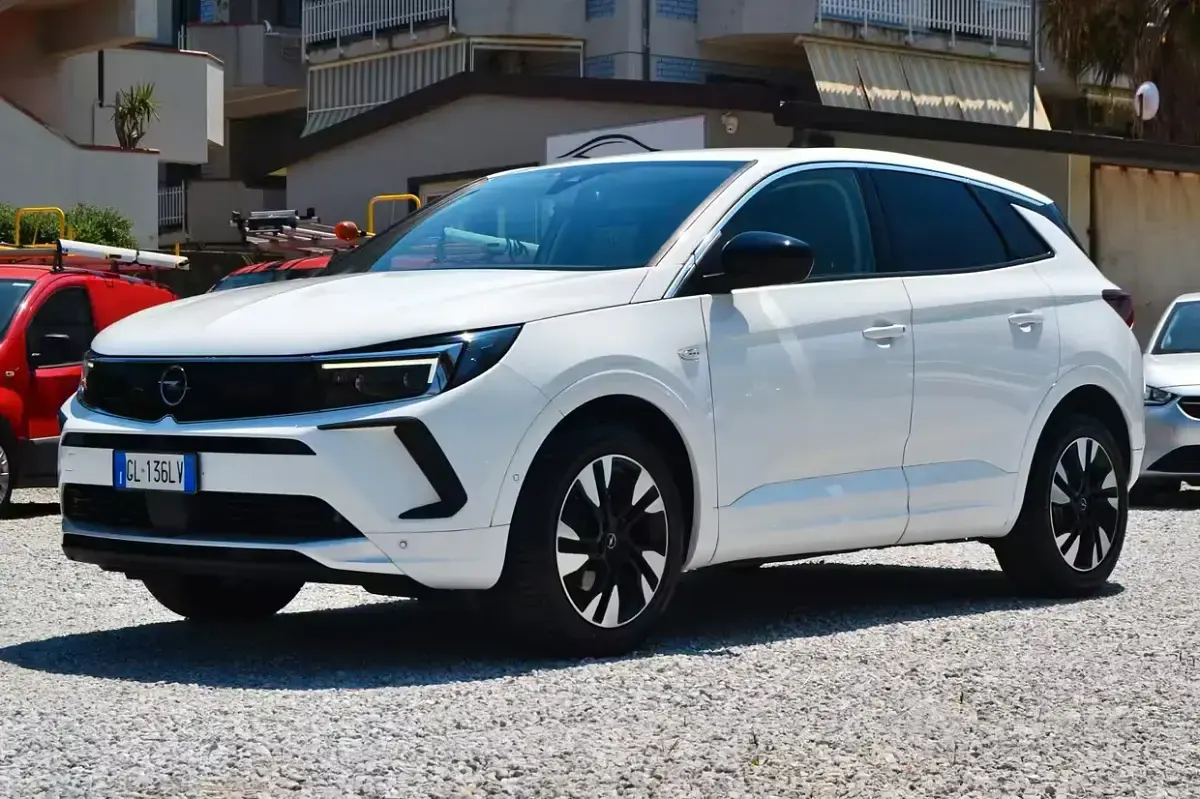 Usata Opel Grandland X Elegance 131 CV (96 kW) 2022 Bianco SUV