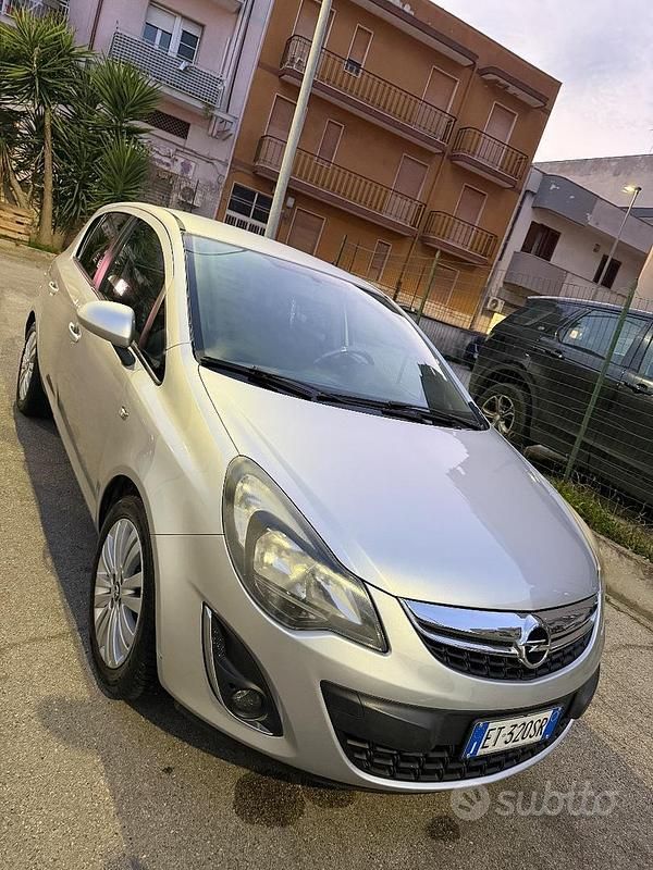 Usata Opel Corsa 85 CV (62 kW) 2014 Grigio Utilitaria