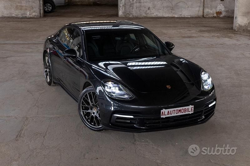 Usata Porsche Panamera 330 CV (242 kW) 2019 Grigio Berlina