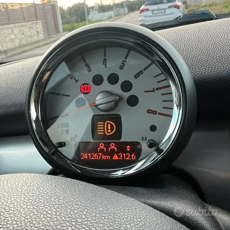Usata Mini Cooper 120 CV (88 kW) 2011 Nero Utilitaria