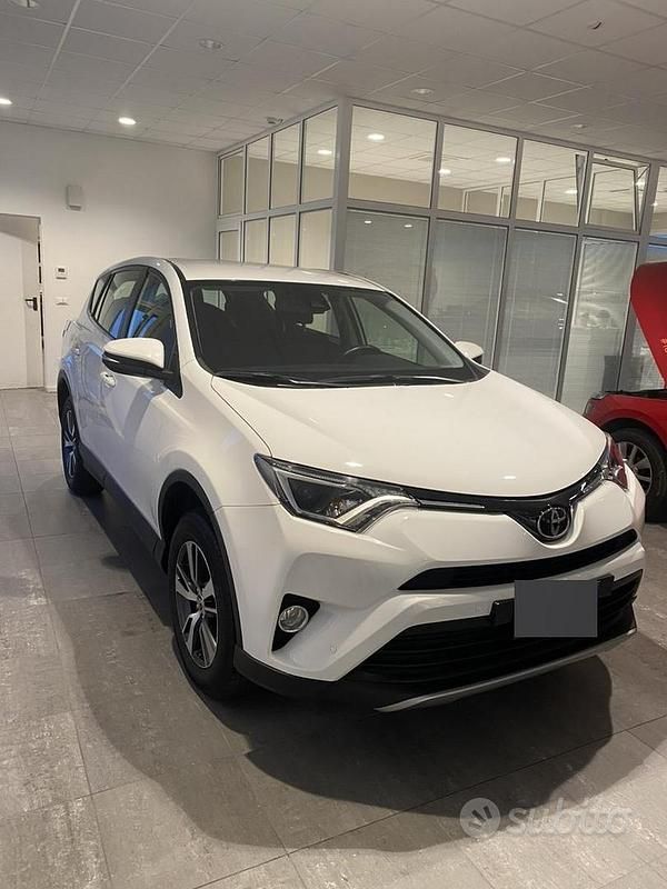 Usata Toyota RAV4 143 CV (105 kW) 2017 Bianco SUV