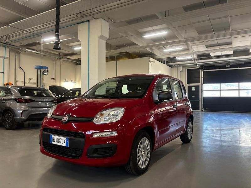 Nuova Fiat Panda 69 CV (50 kW) 2026 Rosso Utilitaria