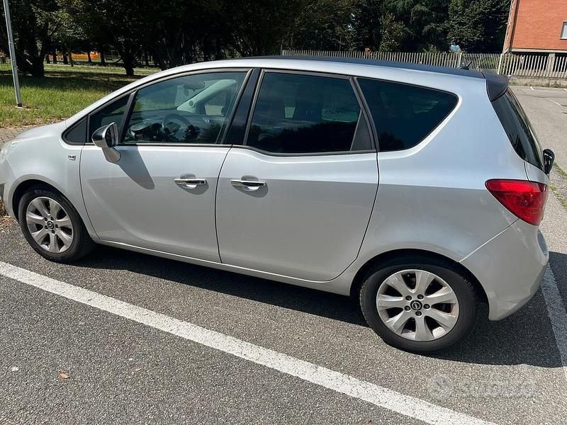 Occasion Opel Meriva 120 ch (88 kW) 2010 Gris Monospace