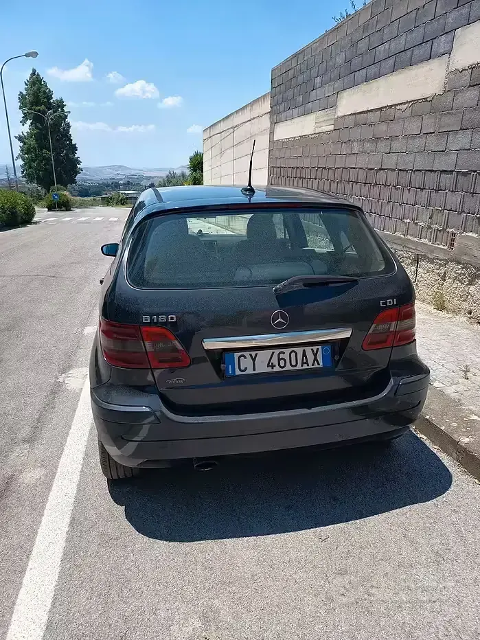 Usata Mercedes 180 109 CV (80 kW) 2006 Nero Berlina