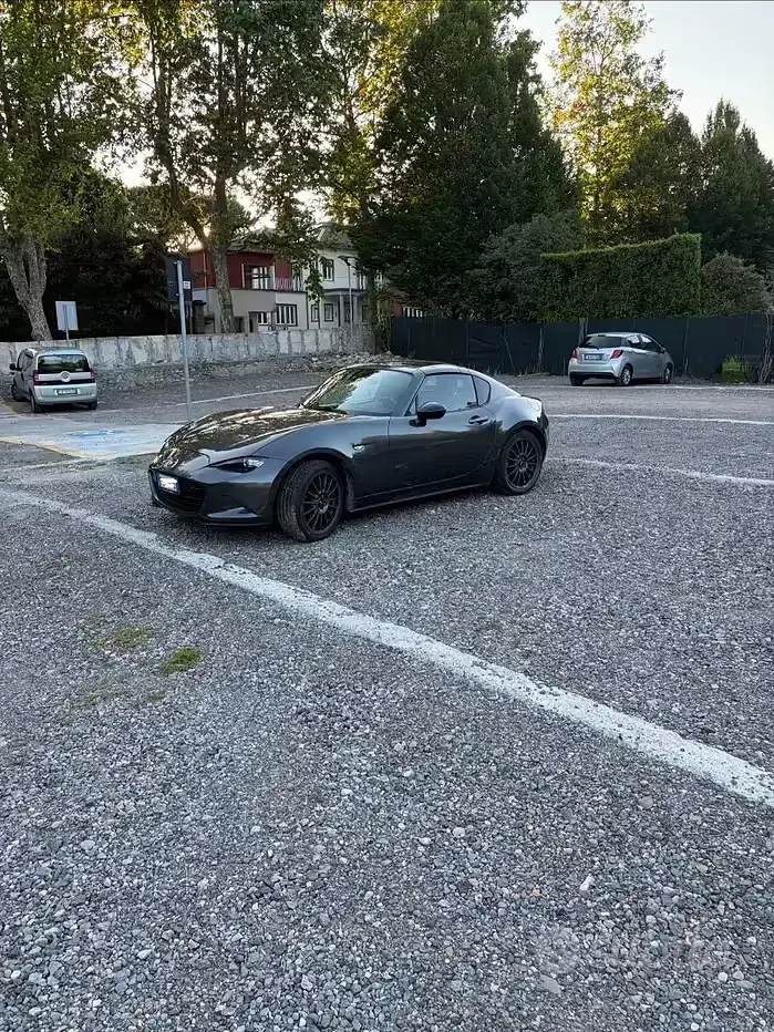 Usata Mazda MX5 Inclusive 184 CV (135 kW) 2021 Grigio Cabrio