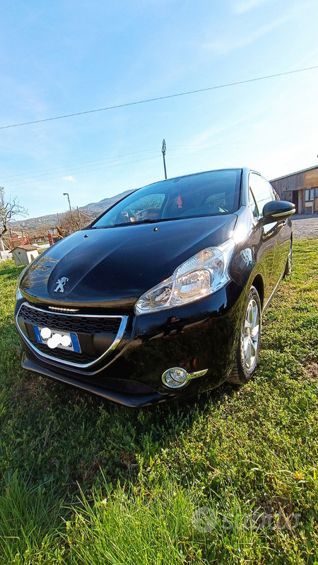 Usato 2014 Peugeot 208 1.0 Benzin 68 CV (8.500 €)