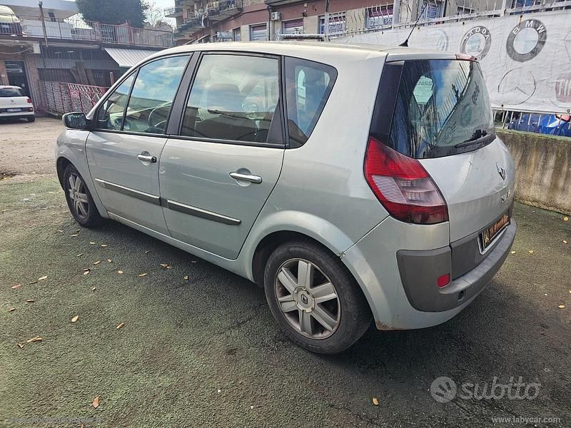 Usata Renault Scénic Dynamique 82 CV (60 kW) 2003 Grigio Monovolume