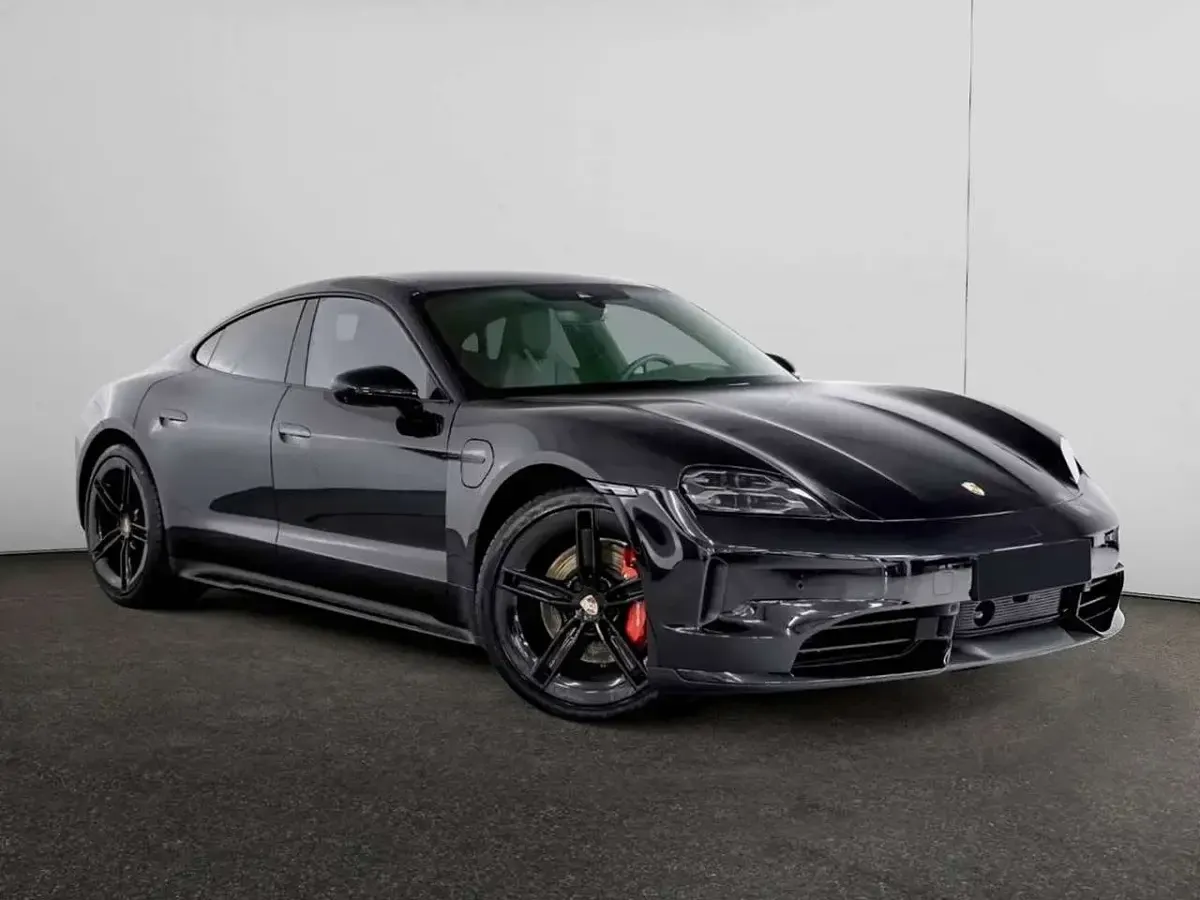 Usata Porsche Taycan 4S 439 kW (598 CV) 2024 Nero Berlina
