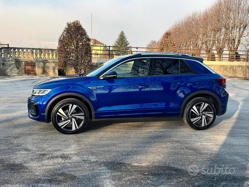 Usata VW T-Roc R-line 150 CV (110 kW) 2023 Blu SUV