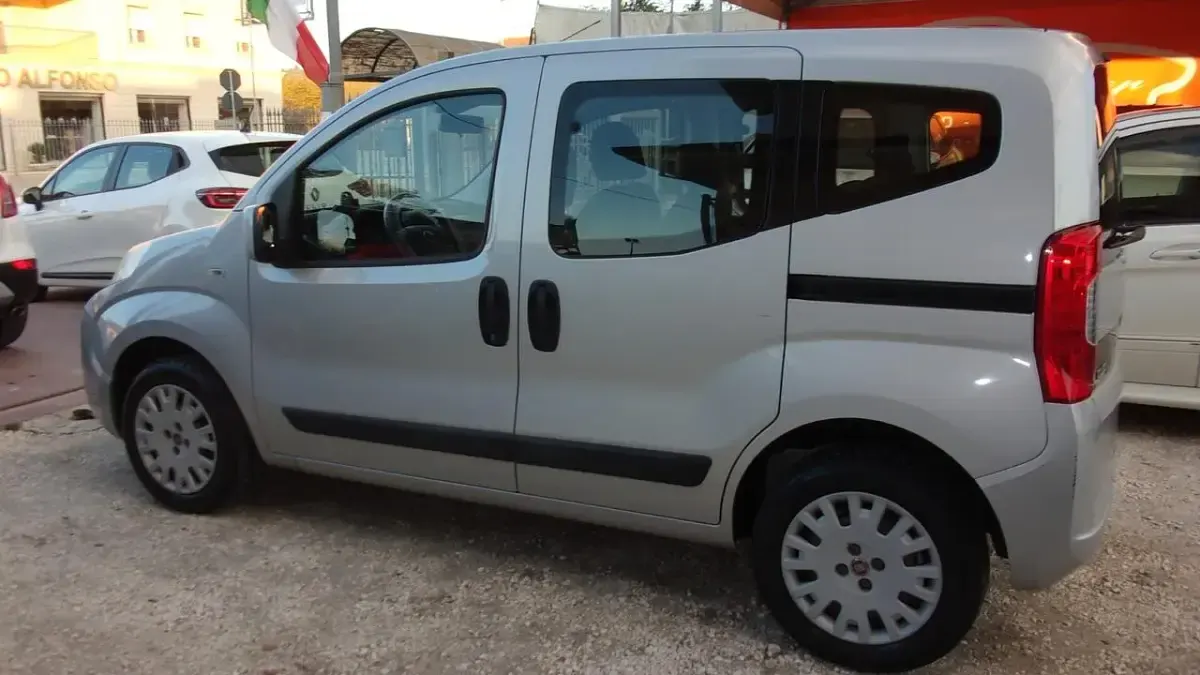 Usata Fiat Qubo Dynamic 80 CV (58 kW) 2016 Argento Monovolume