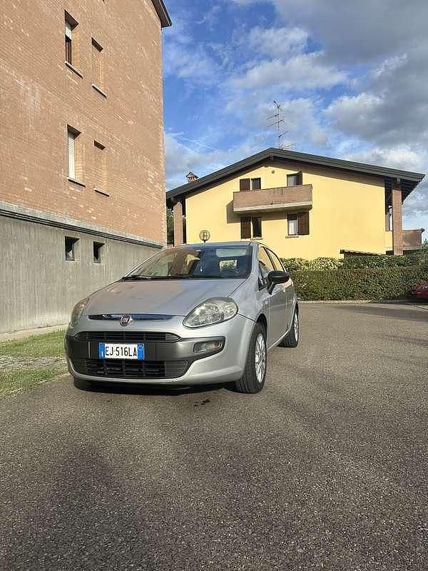 Usata 2011 Fiat Punto Evo Dynamic Due volumi | 2500 € (Ottimo prezzo) - Immagine 1/4