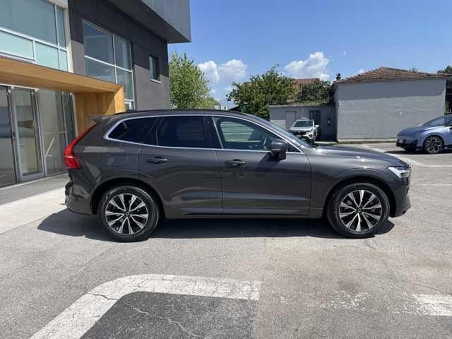 Usata Volvo XC60 Core 197 CV (144 kW) 2022 Grigio SUV