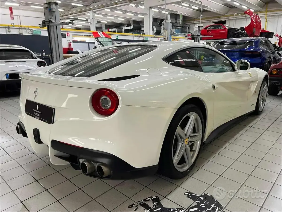 Usata Ferrari F12 741 CV (545 kW) 2013 Bianco Coupé