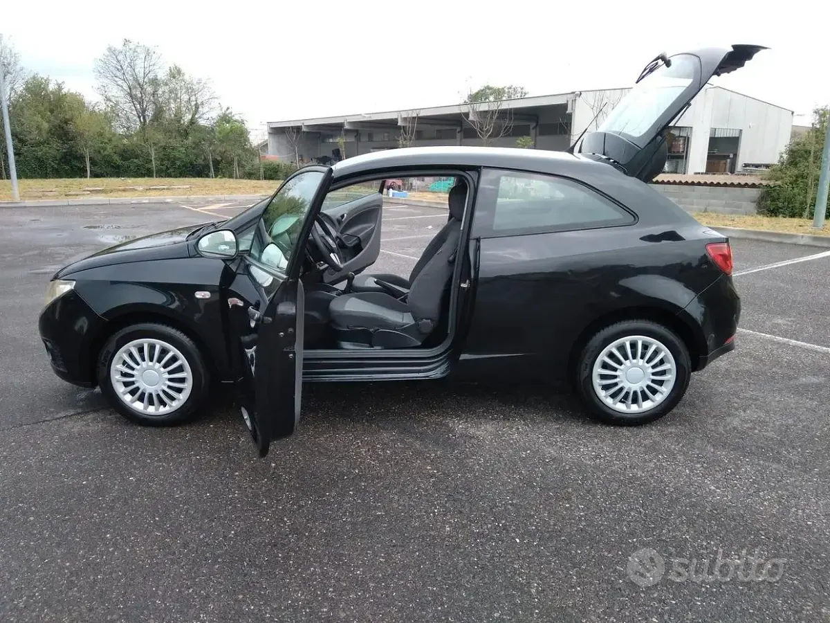 Usata Seat Ibiza 70 CV (51 kW) 2008 Nero Berlina