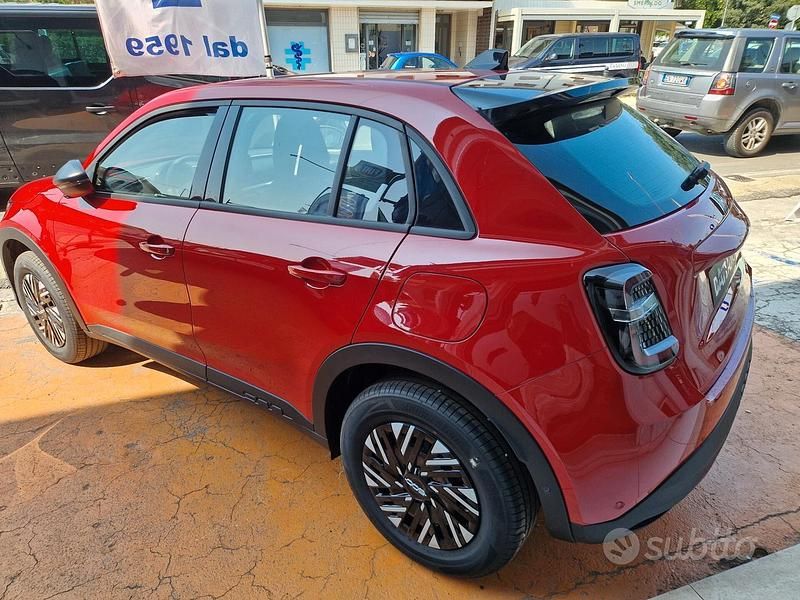 Nuova Fiat 600 136 CV (100 kW) 2025 Rosso SUV