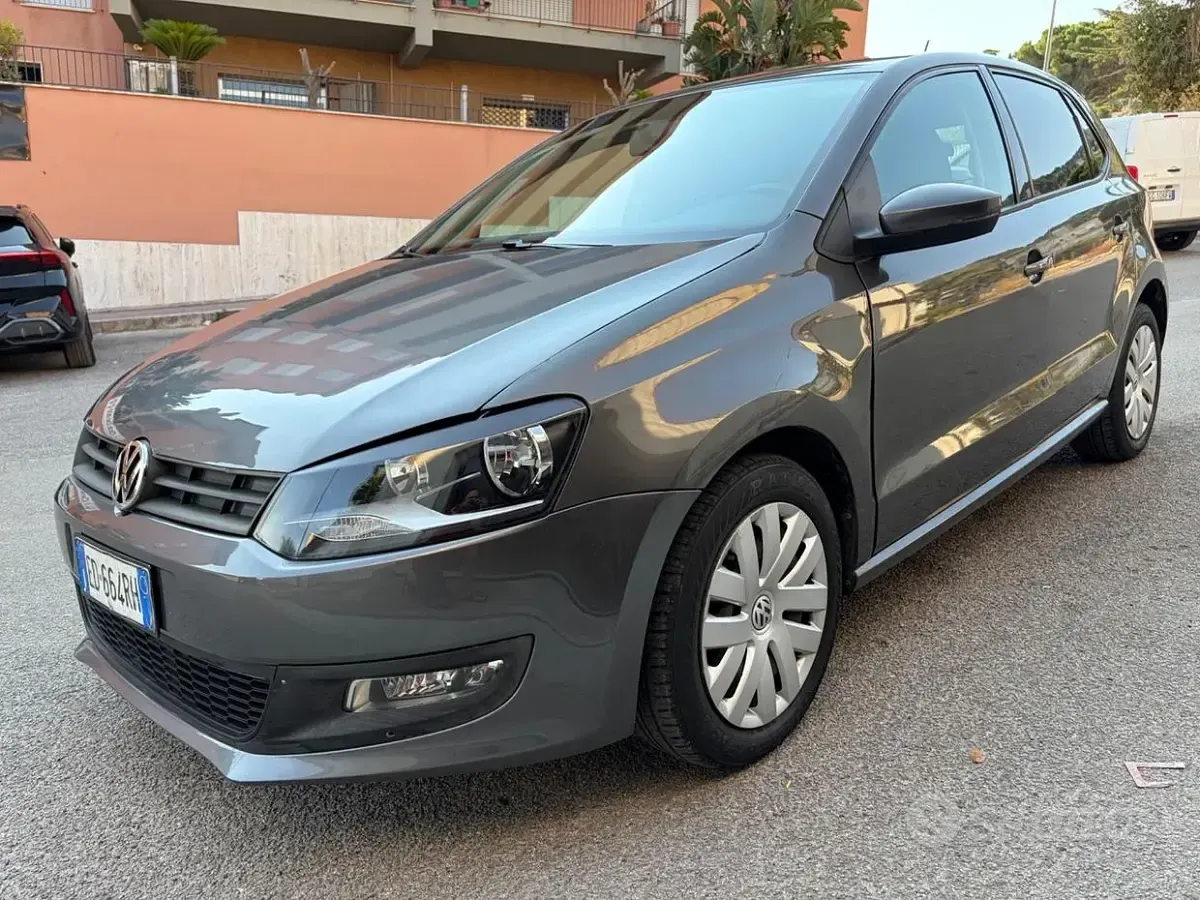 Usata VW Polo 69 CV (50 kW) 2011 Grigio Utilitaria