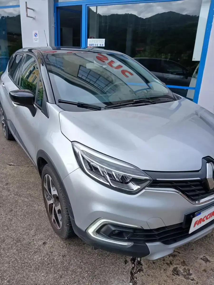 Usata Renault Captur 90 CV (66 kW) 2019 Argento SUV