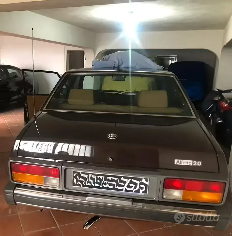 Usata Alfa Romeo Alfetta 130 CV (95 kW) 1983 Marrone Berlina