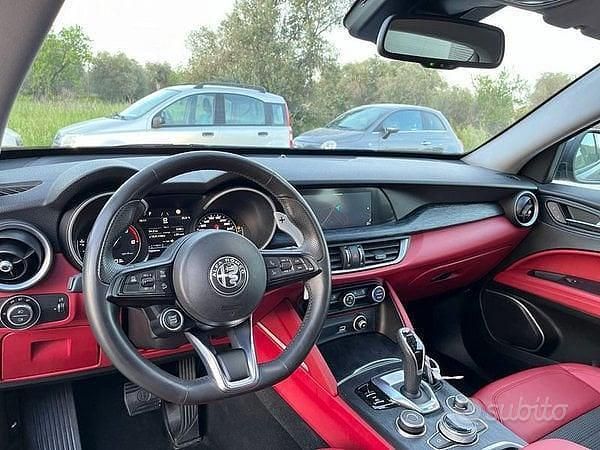 Usata Alfa Romeo Stelvio 190 CV (139 kW) 2021 Grigio SUV