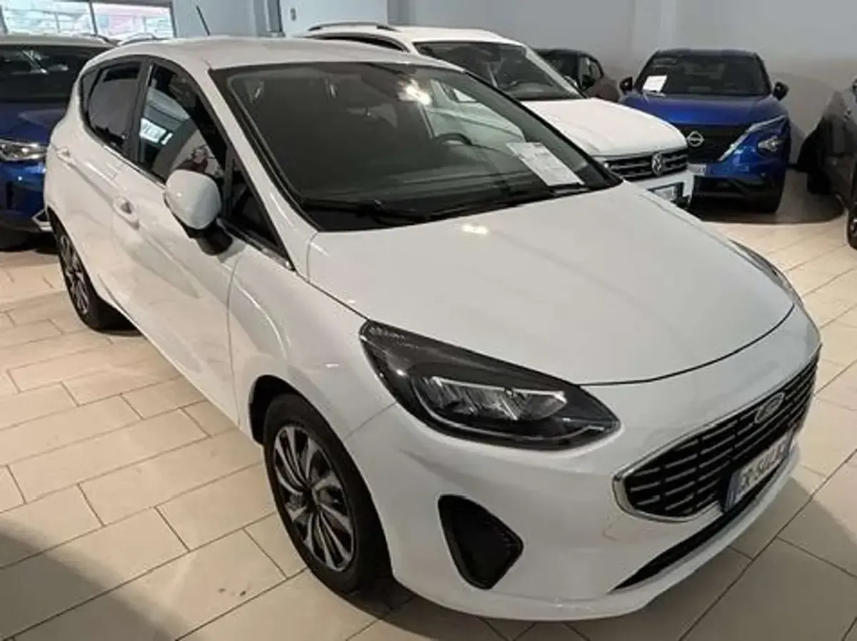 Usata Ford Fiesta Titanium 125 CV (91 kW) 2023 Bianco Utilitaria
