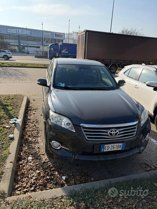 Usata 2011 Toyota RAV4 Station wagon | 6500 € (Super prezzo) - Immagine 1/4