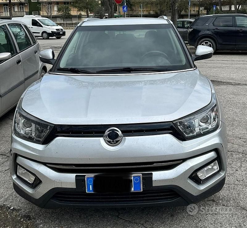 Usata Ssangyong (KGM) Tivoli 116 CV (85 kW) 2018 Grigio SUV