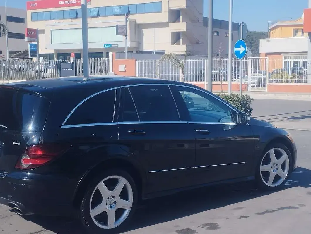 Usata Mercedes R320 224 CV (164 kW) 2007 Nero Station wagon