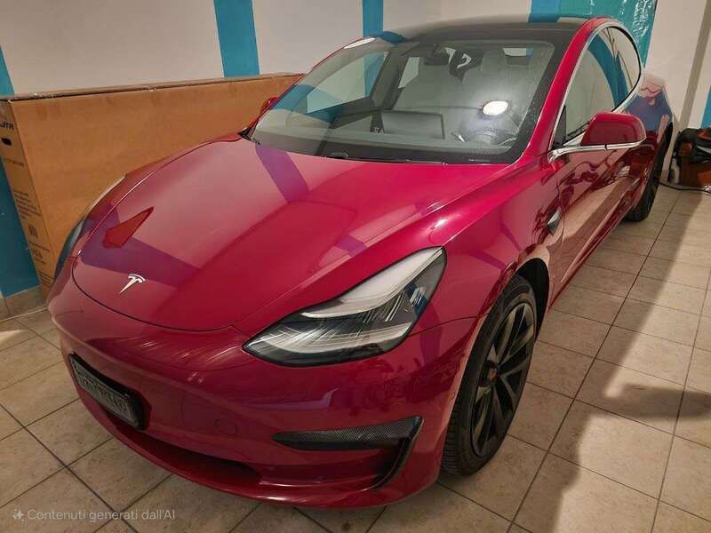 Rosso micallizzato performance Usata 2020 Tesla Model 3 Standard Range Plus Tre volumi | 27.500 € (Buon prezzo) - Immagine 1/4