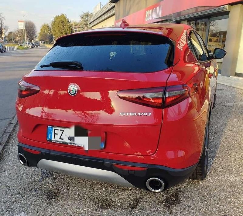 Usata Alfa Romeo Stelvio Tech Edition 160 CV (117 kW) 2019 Rosso SUV