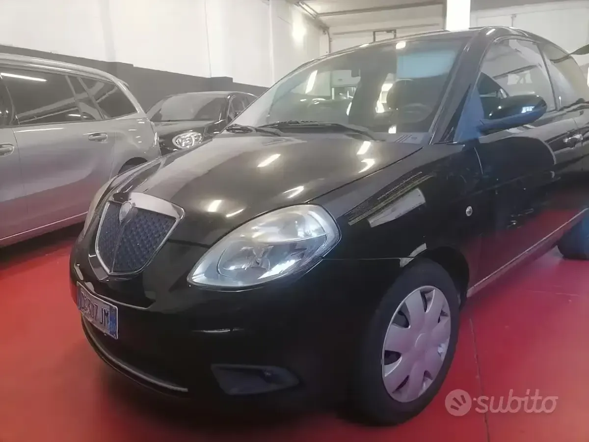 Usata Lancia Ypsilon 60 CV (44 kW) 2007 Nero Utilitaria