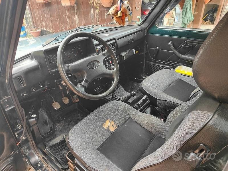 Usata Lada niva 81 CV (59 kW) 2010 SUV