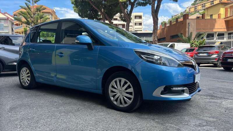 Usata Renault Scénic III 110 CV (80 kW) 2014 Blu/azzurro Monovolume