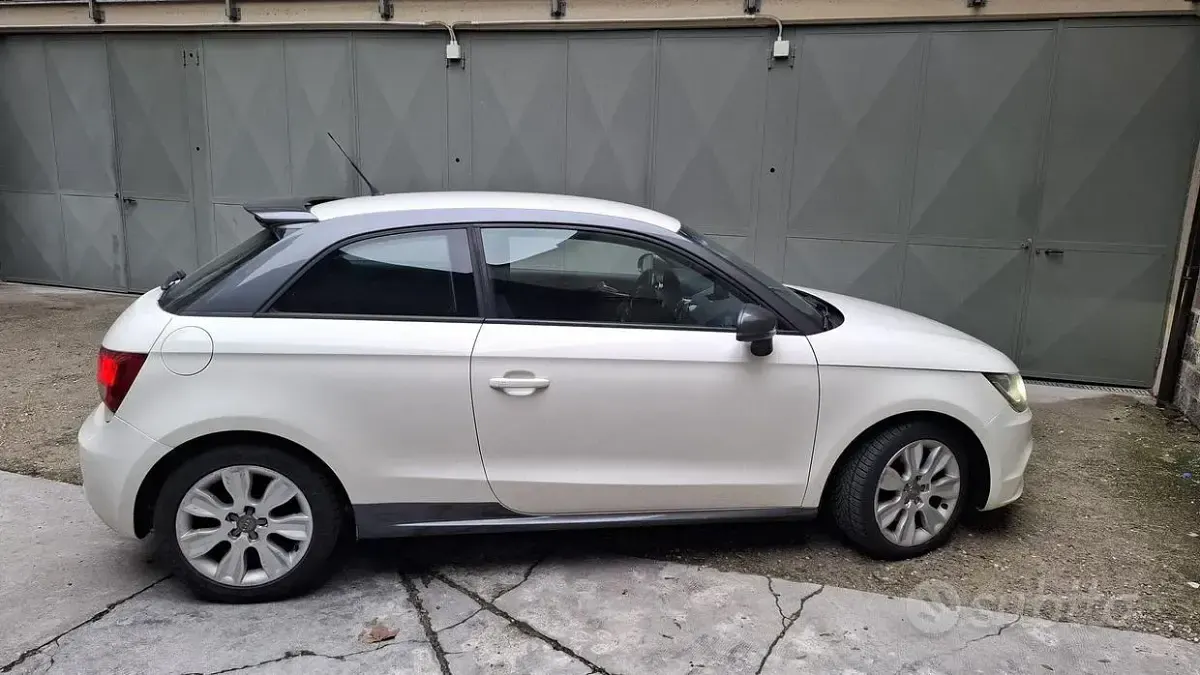 Usata Audi A1 Ambition 105 CV (77 kW) 2012 Bianco Utilitaria